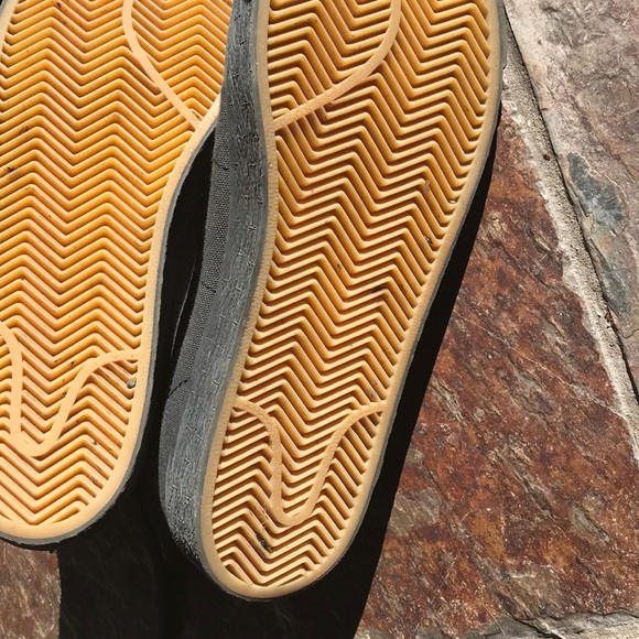 Nike sneaks! - Picture 4 of 4